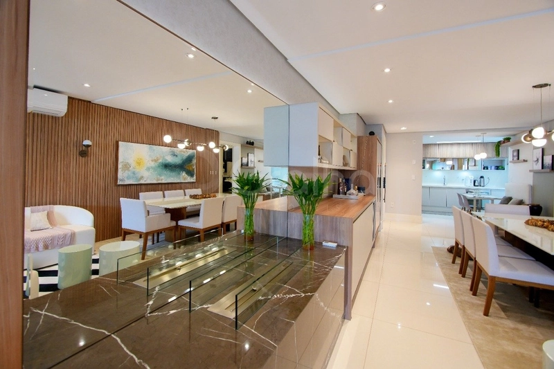 Apartamento com 3 suítes na Agronômica: 8ª foto da galeria de imagens do imóvel