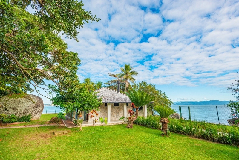 Casa condomínio com 5 dormitórios, sendo 3 suítes, no Cacupé: 50ª foto da galeria de imagens do imóvel