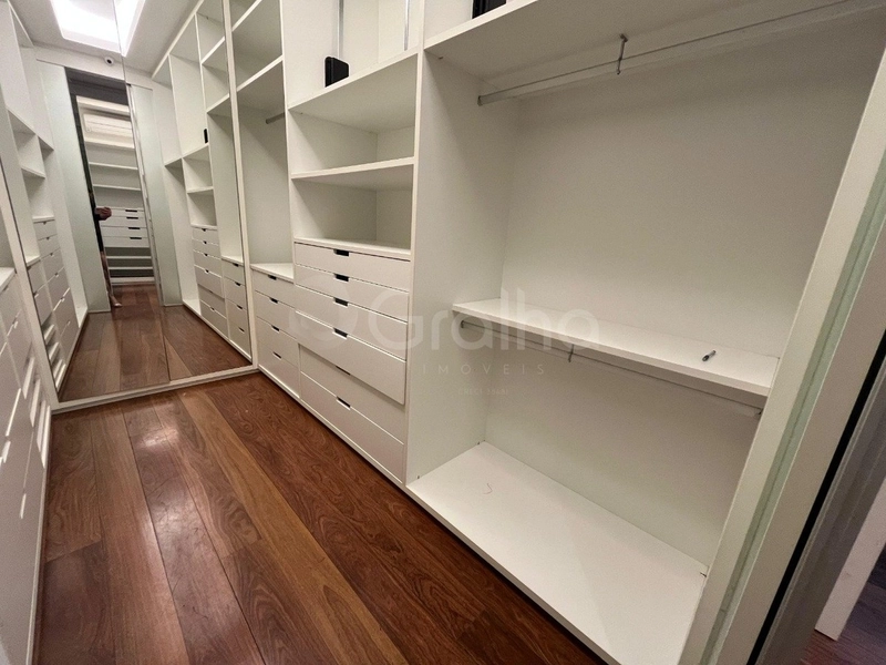 Casa condomínio com 5 dormitórios, sendo 3 suítes, no Cacupé: 23ª foto da galeria de imagens do imóvel