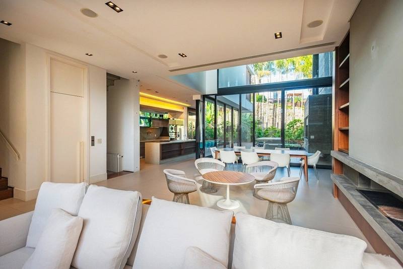 Casa condomínio com 5 dormitórios, sendo 3 suítes, no Cacupé: 9ª foto da galeria de imagens do imóvel