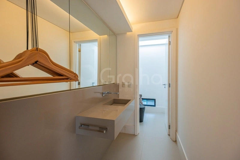 Casa condomínio com 5 dormitórios, sendo 3 suítes, no Cacupé: 36ª foto da galeria de imagens do imóvel