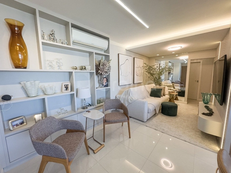 Apartamento com 2 dormitórios, sendo 1 suíte, na Agronômica