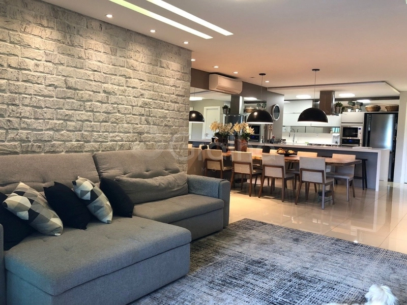 Apartamento com 3 Suítes na Agronômica: 11ª foto da galeria de imagens do imóvel