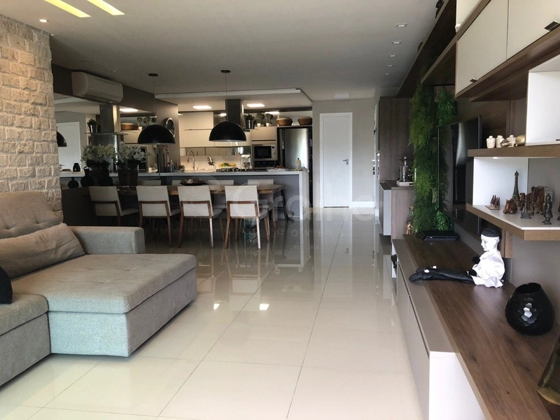 Apartamento com 3 Suítes na Agronômica: 12ª foto da galeria de imagens do imóvel