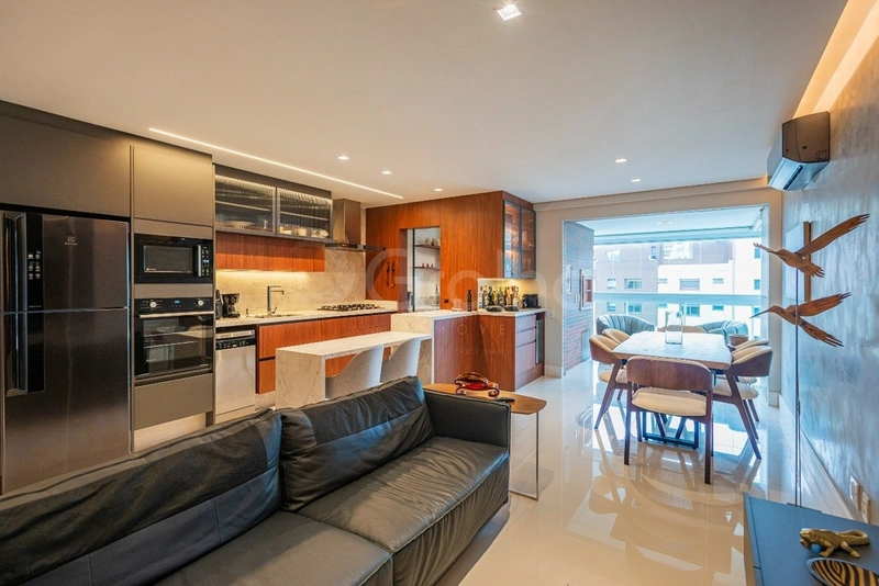 Apartamento com 2 suítes na Agronômica: 3ª foto da galeria de imagens do imóvel
