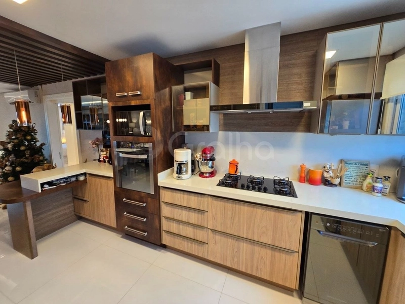 Apartamento com 3 suítes na Agronômica: 18ª foto da galeria de imagens do imóvel