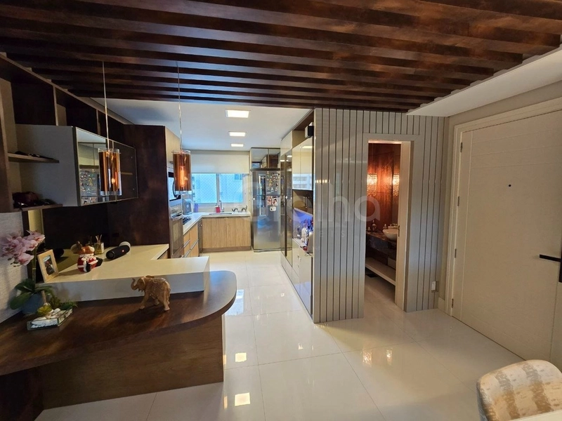 Apartamento com 3 suítes na Agronômica: 11ª foto da galeria de imagens do imóvel