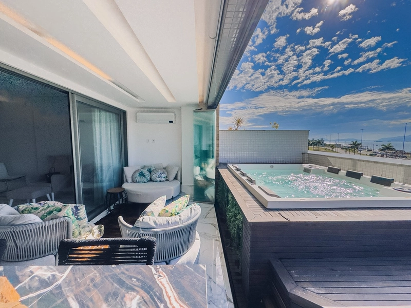 Apartamento Garden com 3 suítes no Estreito: 1ª foto da galeria de imagens do imóvel