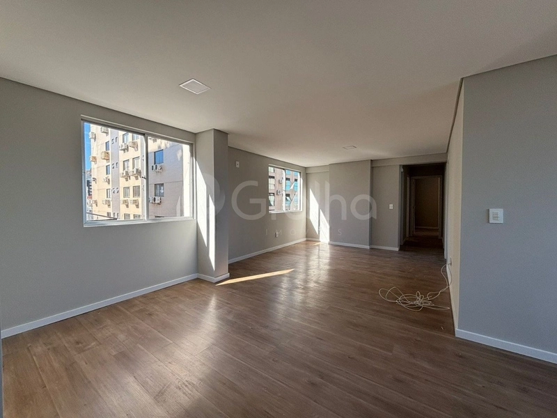 Apartamento com 4 dormitórios, sendo 1 suíte, no Centro: 15ª foto da galeria de imagens do imóvel