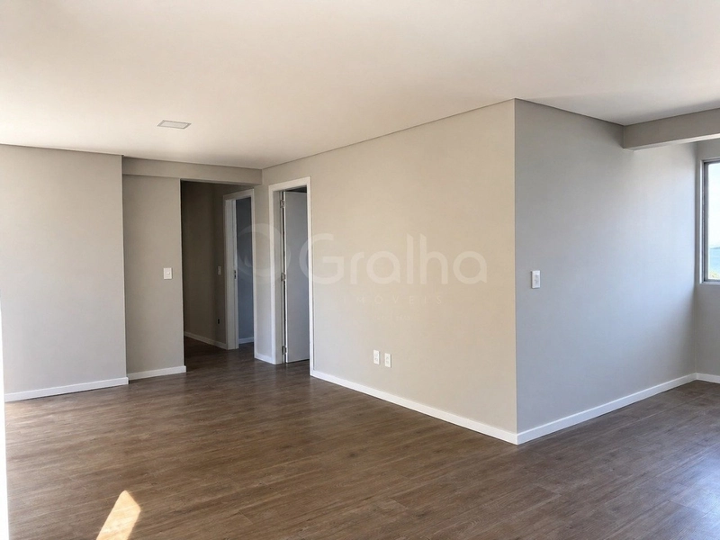 Apartamento com 4 dormitórios, sendo 1 suíte, no Centro: 6ª foto da galeria de imagens do imóvel