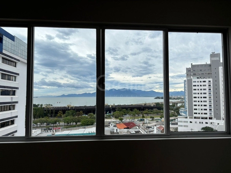 Apartamento com 4 dormitórios, sendo 1 suíte, no Centro: 3ª foto da galeria de imagens do imóvel