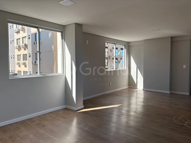 Apartamento com 4 dormitórios, sendo 1 suíte, no Centro: 16ª foto da galeria de imagens do imóvel