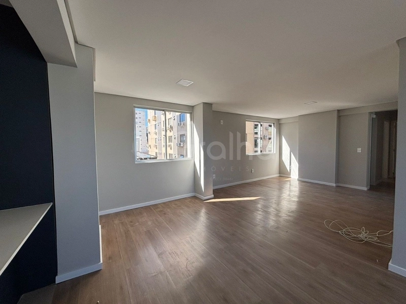 Apartamento com 4 dormitórios, sendo 1 suíte, no Centro: 12ª foto da galeria de imagens do imóvel