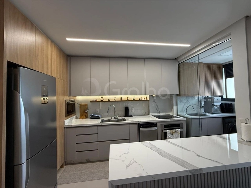 Apartamento com 2 dormitórios, sendo 1 suíte, na Agronômica: 3ª foto da galeria de imagens do imóvel