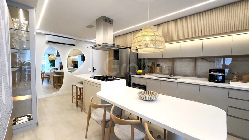 Apartamento com 3 dormitórios, sendo 1 suíte, em Jurerê: 1ª foto da galeria de imagens do imóvel