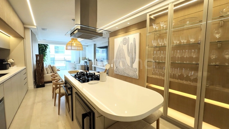 Apartamento com 3 dormitórios, sendo 1 suíte, em Jurerê: 11ª foto da galeria de imagens do imóvel