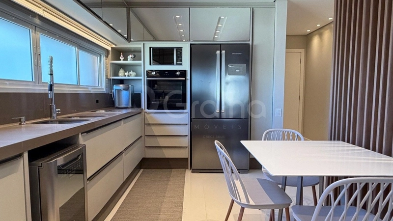 Apartamento com 3 suítes na Agronômica: 9ª foto da galeria de imagens do imóvel