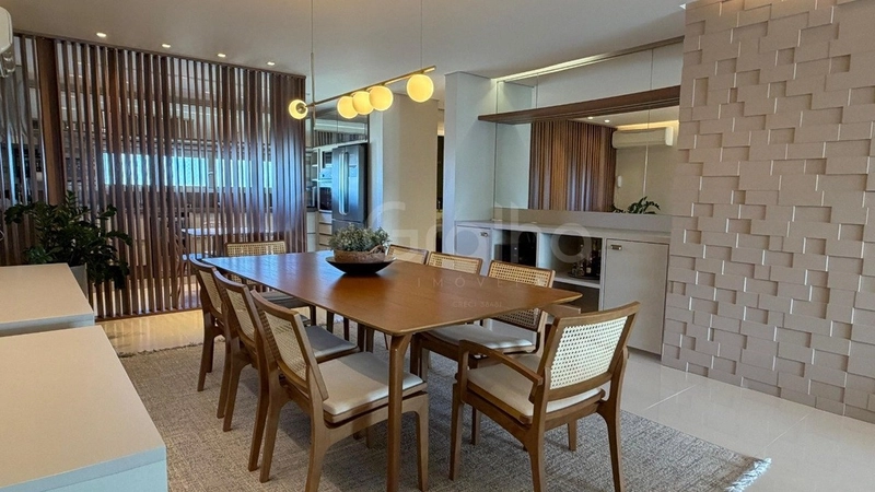 Apartamento com 3 suítes na Agronômica: 1ª foto da galeria de imagens do imóvel