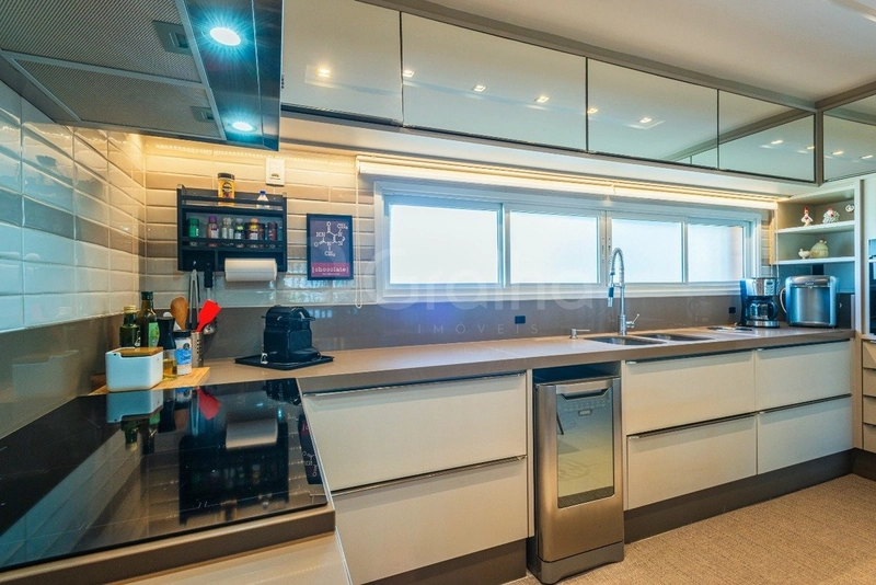 Apartamento com 3 suítes na Agronômica: 14ª foto da galeria de imagens do imóvel