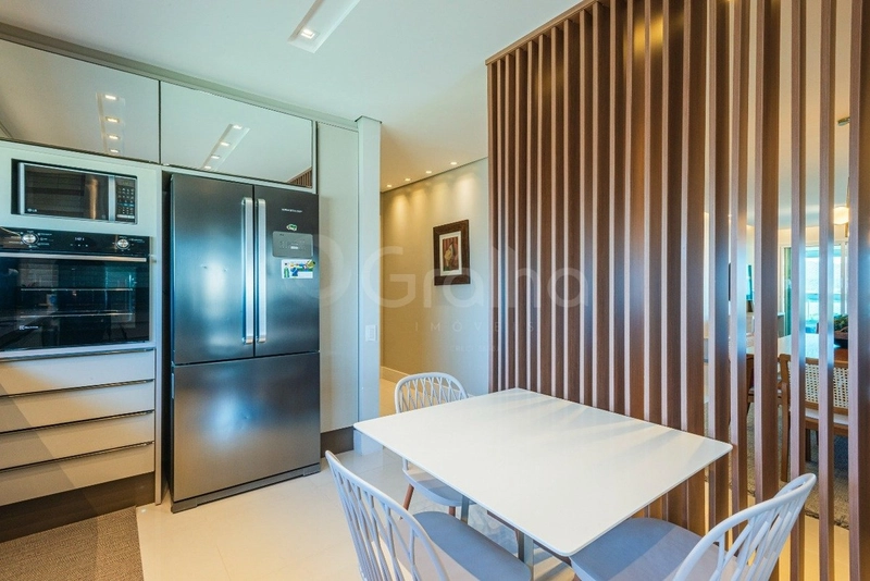 Apartamento com 3 suítes na Agronômica: 13ª foto da galeria de imagens do imóvel