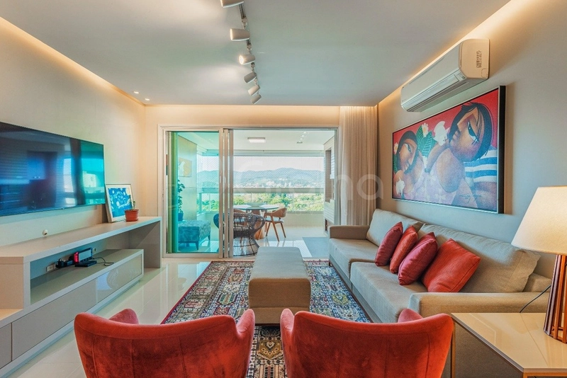 Apartamento com 3 suítes na Agronômica: 3ª foto da galeria de imagens do imóvel