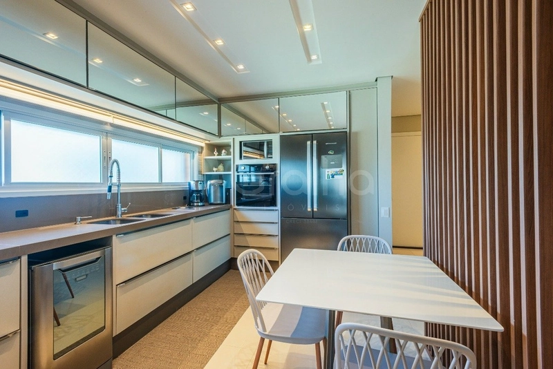 Apartamento com 3 suítes na Agronômica: 15ª foto da galeria de imagens do imóvel