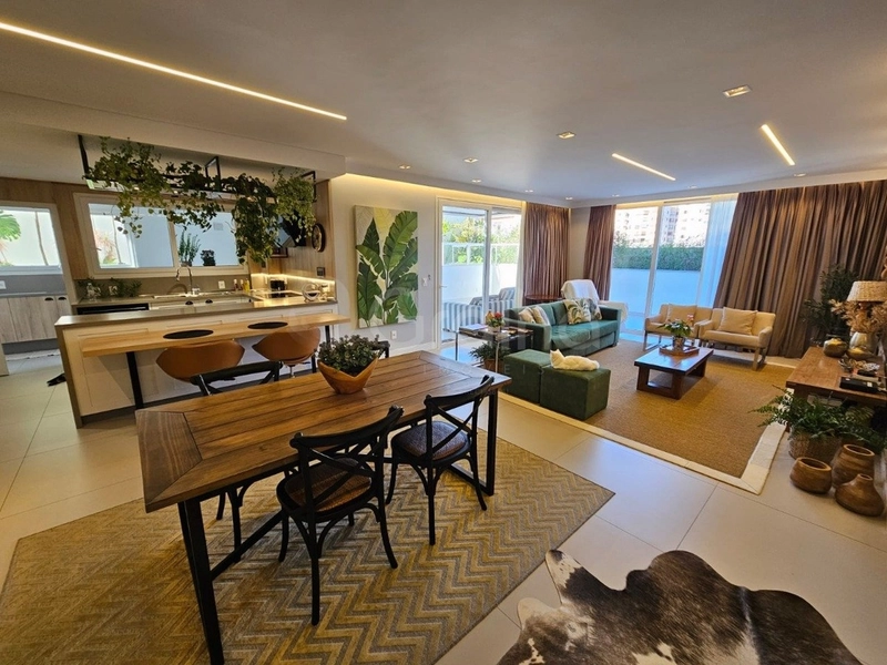Apartamento com 3 suítes no Centro: 2ª foto da galeria de imagens do imóvel