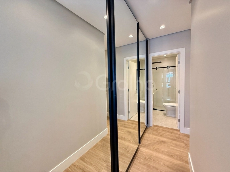 Apartamento com 3 suítes em Jurerê: 20ª foto da galeria de imagens do imóvel