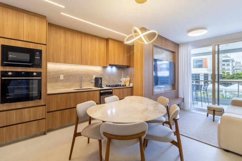 Apartamento com 3 suítes em Jurerê