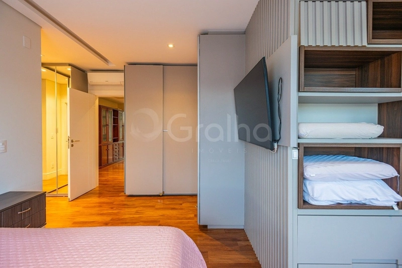 Casa com 5 suítes em Jurerê Internacional: 21ª foto da galeria de imagens do imóvel