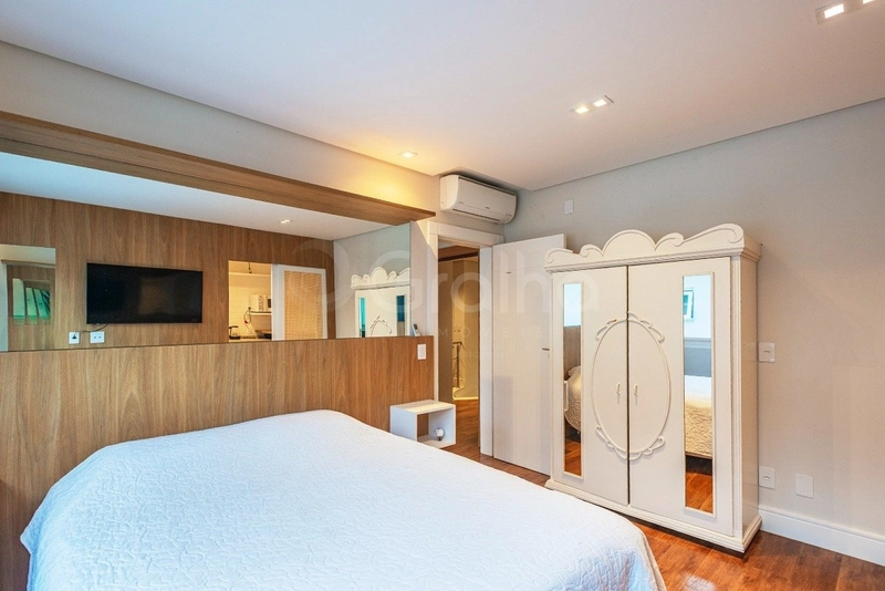 Casa com 5 suítes em Jurerê Internacional: 28ª foto da galeria de imagens do imóvel