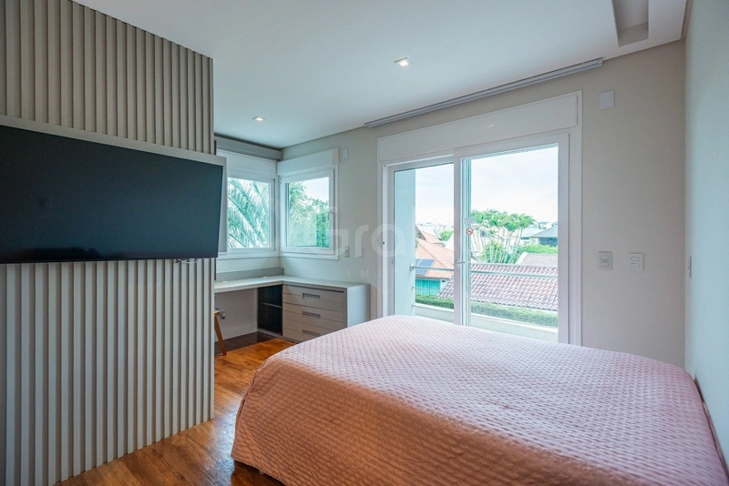 Casa com 5 suítes em Jurerê Internacional: 20ª foto da galeria de imagens do imóvel