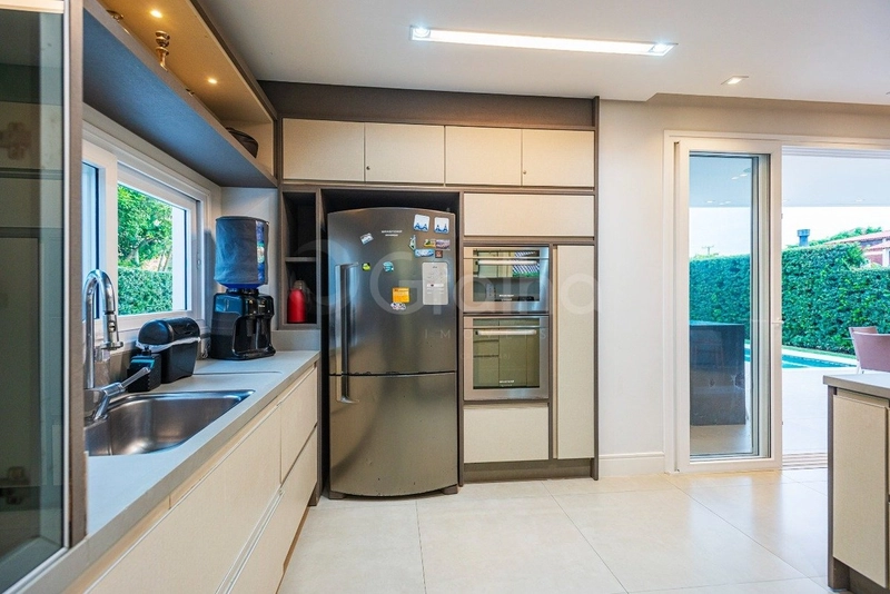 Casa com 5 suítes em Jurerê Internacional: 9ª foto da galeria de imagens do imóvel
