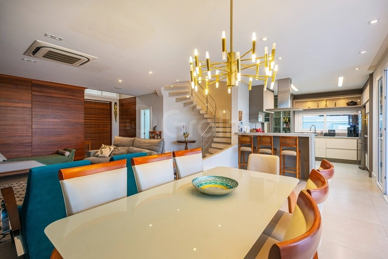 Casa com 5 suítes em Jurerê Internacional: 2ª foto da galeria de imagens do imóvel