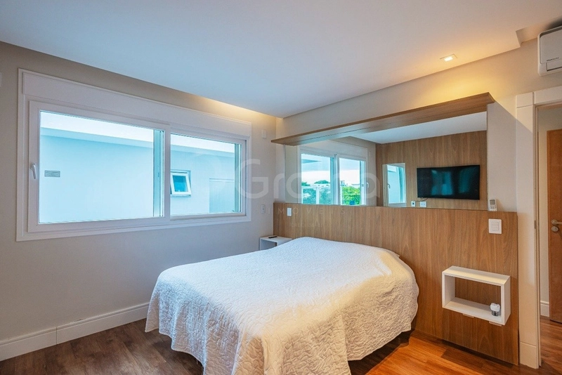 Casa com 5 suítes em Jurerê Internacional: 27ª foto da galeria de imagens do imóvel