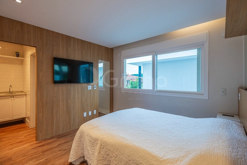 Casa com 5 suítes em Jurerê Internacional: 26ª foto da galeria de imagens do imóvel