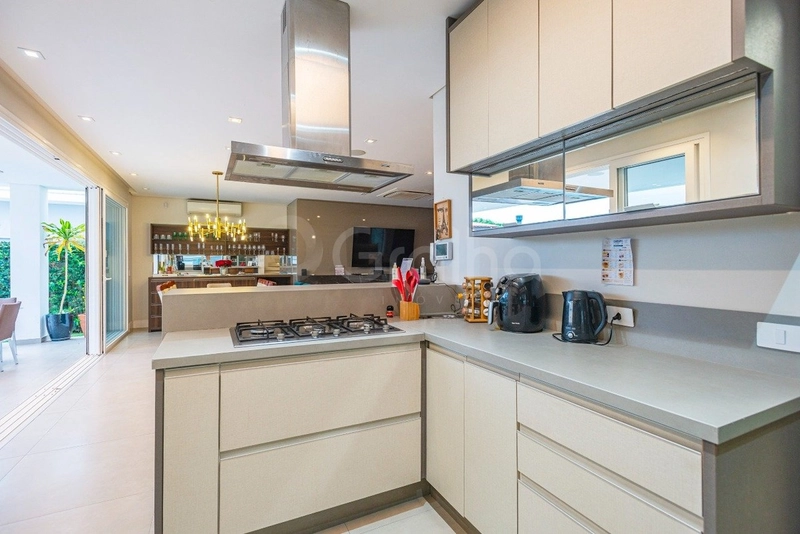 Casa com 5 suítes em Jurerê Internacional: 10ª foto da galeria de imagens do imóvel
