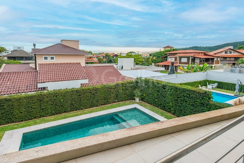 Casa com 5 suítes em Jurerê Internacional: 25ª foto da galeria de imagens do imóvel