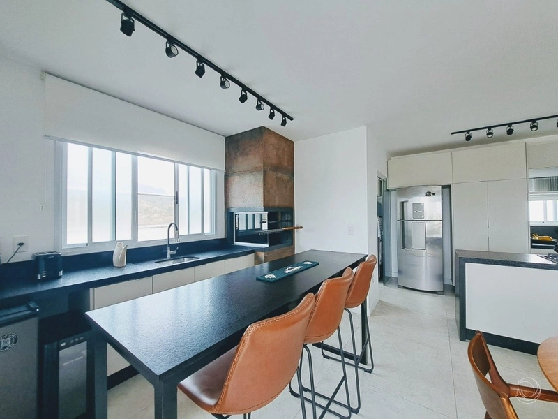 Cobertura duplex com 3 suítes na Agronômica: 7ª foto da galeria de imagens do imóvel