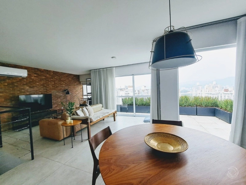 Cobertura duplex com 3 suítes na Agronômica: 2ª foto da galeria de imagens do imóvel