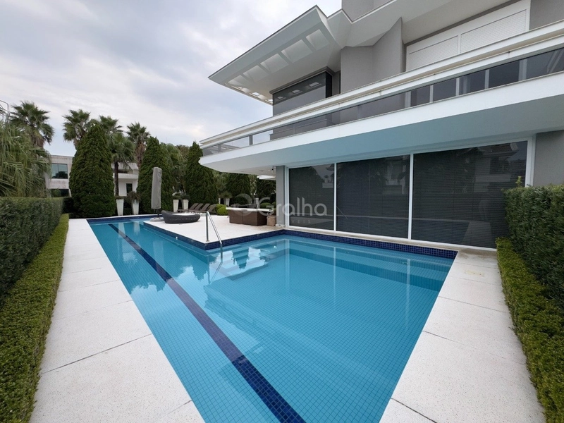 Casa residencial com 4 suítes em Jurerê Internacional: 1ª foto da galeria de imagens do imóvel