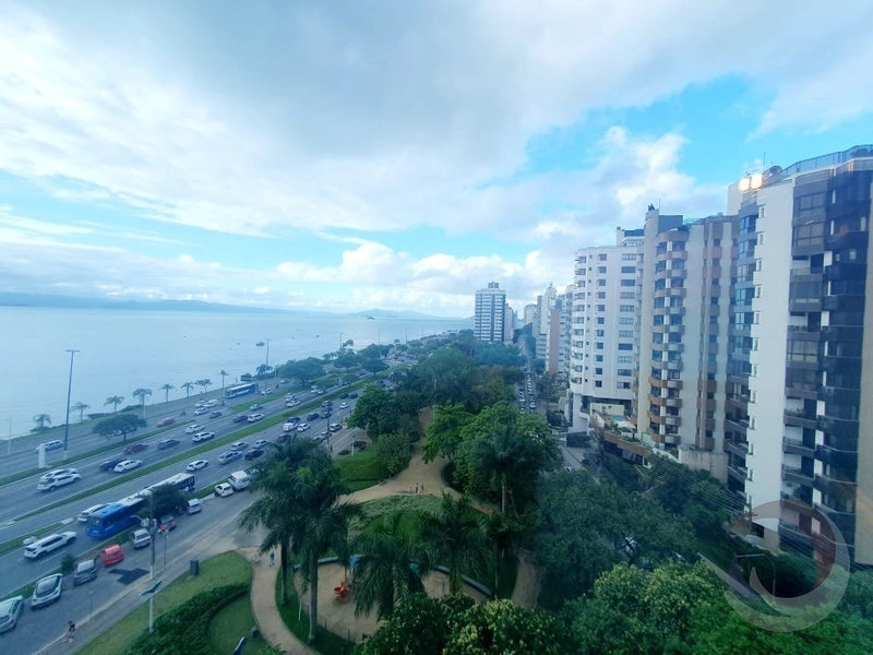 Apartamento com 4 dormitórios, sendo 2 suítes, na Agronômica: 4ª foto da galeria de imagens do imóvel
