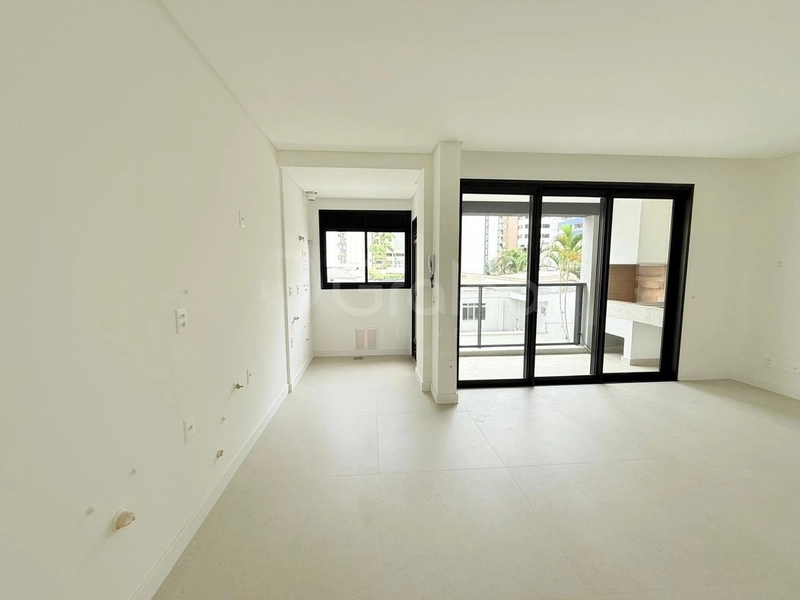 Apartamento com 2 dormitórios, sendo 1 suíte, no Centro: 2ª foto da galeria de imagens do imóvel