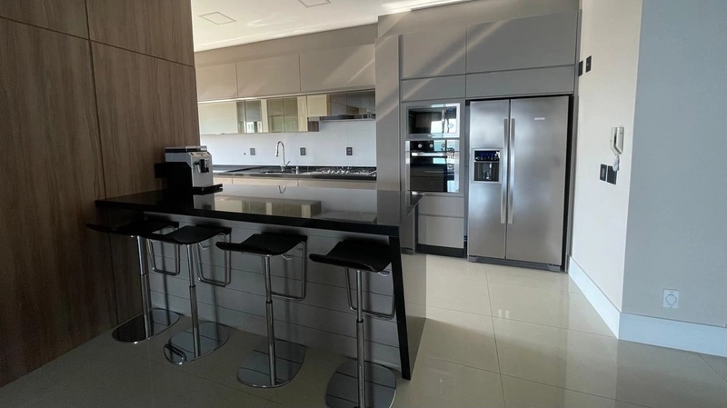 Apartamento com 3 suítes em Jurerê: 2ª foto da galeria de imagens do imóvel