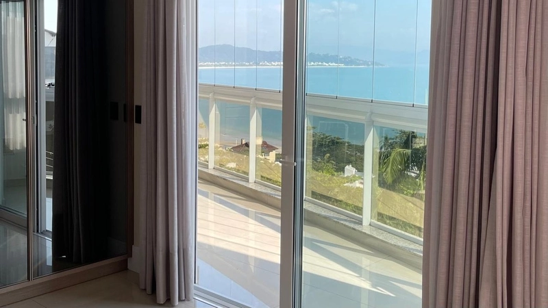 Apartamento com 3 suítes em Jurerê: 1ª foto da galeria de imagens do imóvel