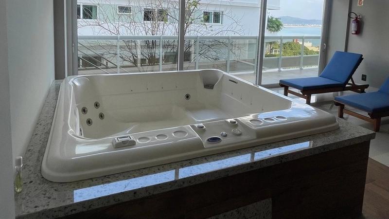 Apartamento com 3 suítes em Jurerê: 3ª foto da galeria de imagens do imóvel