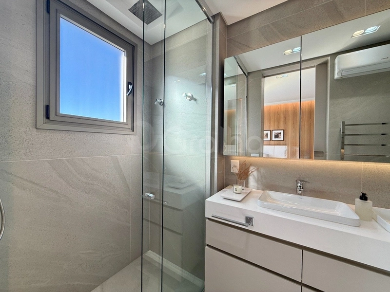 Apartamento com 3 suítes em Jurerê: 23ª foto da galeria de imagens do imóvel