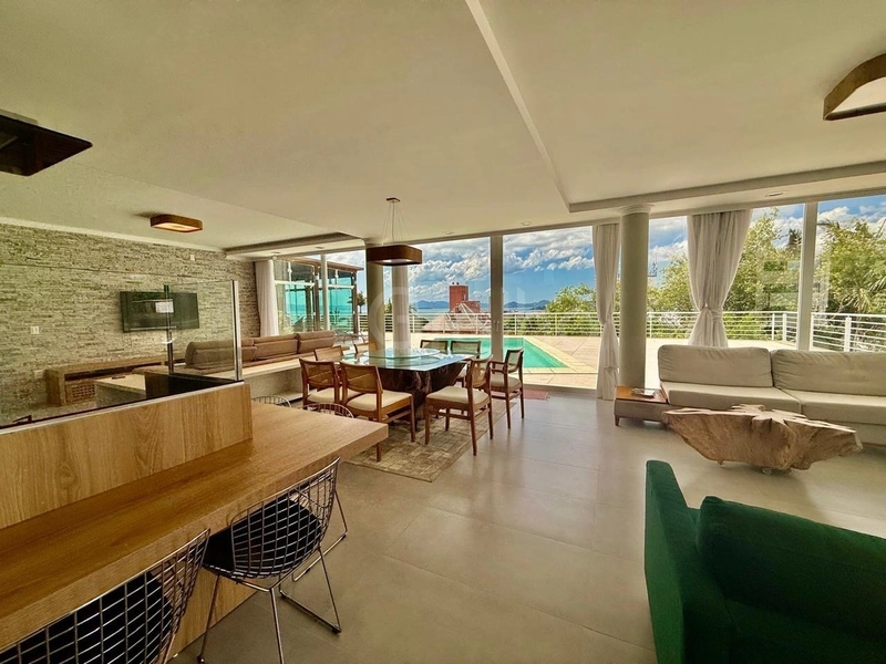Casa residencial com 3 suítes na Agronômica: 1ª foto da galeria de imagens do imóvel