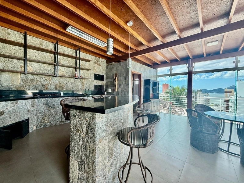 Casa residencial com 3 suítes na Agronômica: 31ª foto da galeria de imagens do imóvel