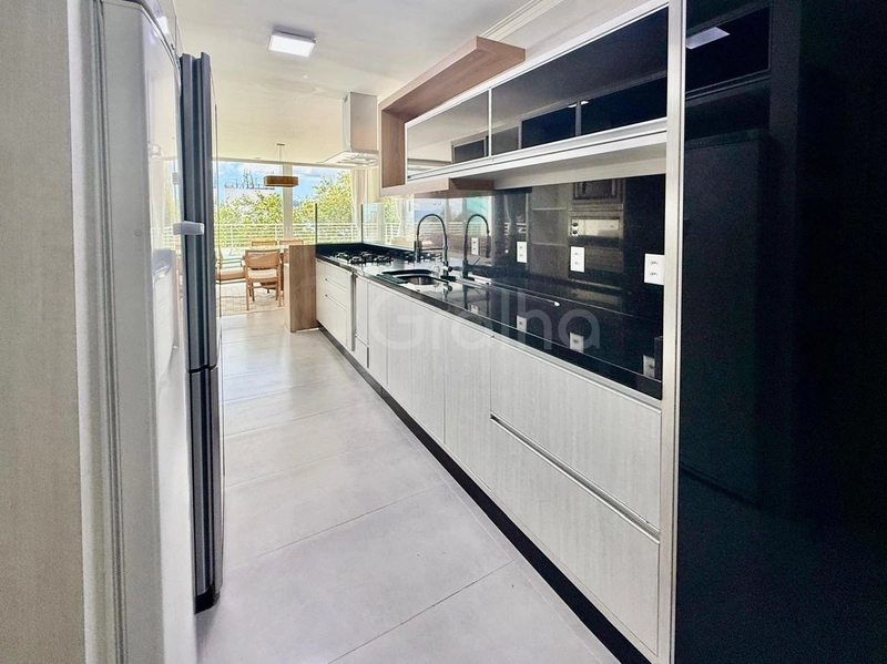 Casa residencial com 3 suítes na Agronômica: 9ª foto da galeria de imagens do imóvel